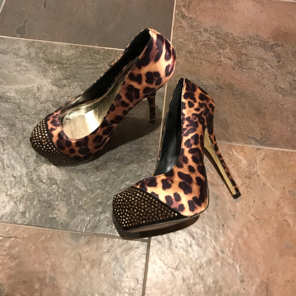 Leopard Pump - Picture 2 of 4